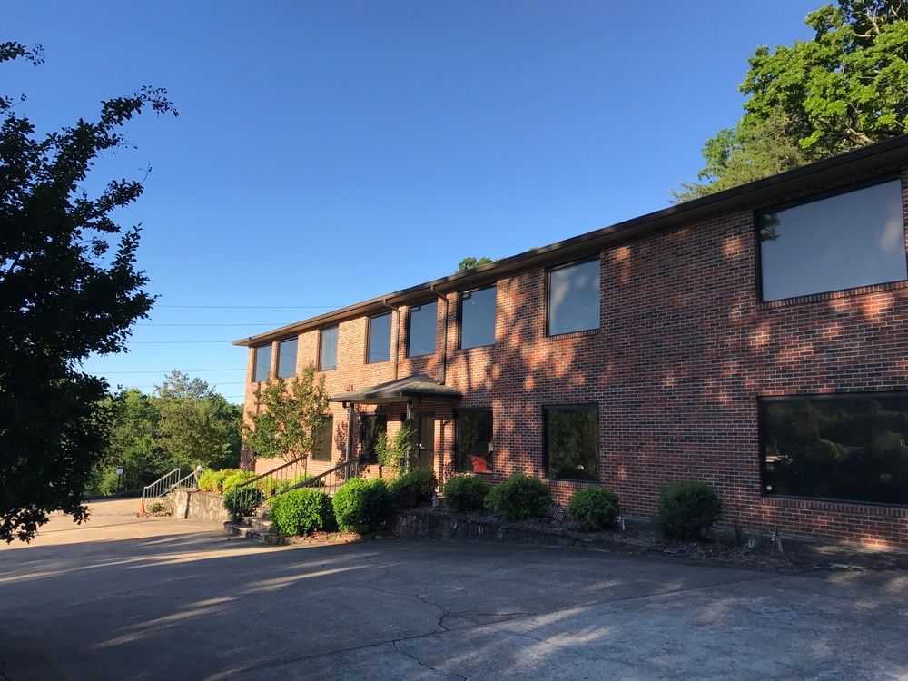 Mountain Creek Professional Center: 901 Mountain Creek Rd, Chattanooga, TN 37405